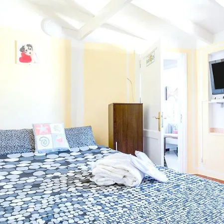 Hébergement de vacances Charming House In With Mountain View And Terrace *